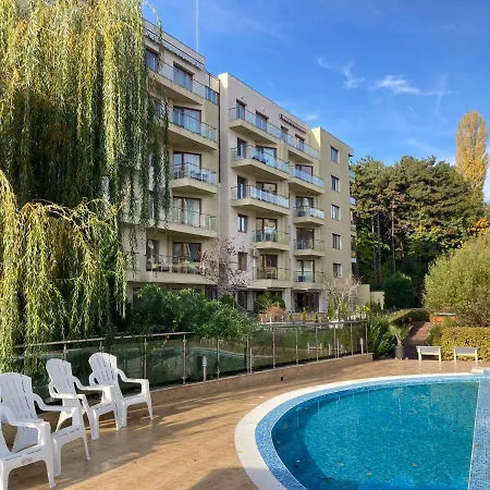 Botanica Prime Warna